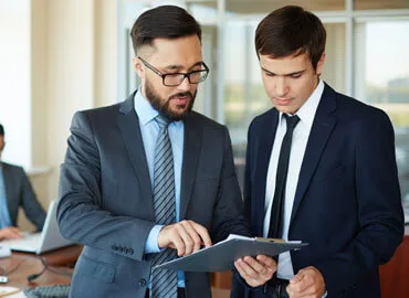 Provides expertise on legal matters and compliance. - 旺财281